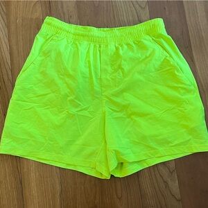 Lululemon Pace Breaker Linerless Short 5" men’s M fluorescent green